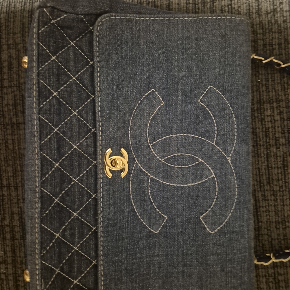 CHANEL Denim Blue Shoulder Bag - Picture 2 of 8